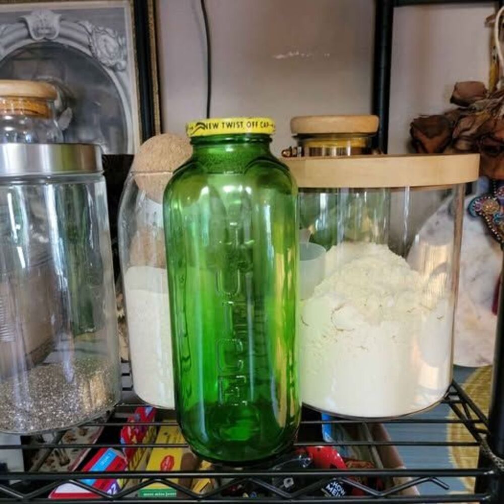 Green Glass 40oz Juice Bottle with Lid